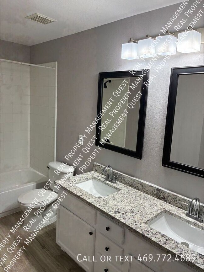 Building Photo - 611 Oriole Blvd