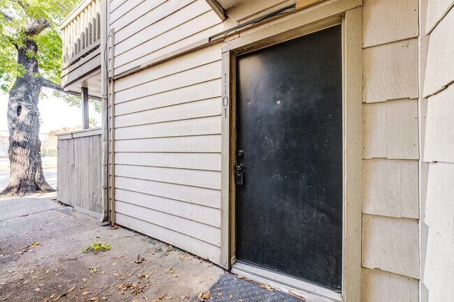 Building Photo - 6001 Reims Rd