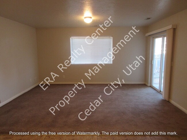 Building Photo - Move-in Discount!! 3 Bedroom 2 Bath Twin Home in Cedar Willows