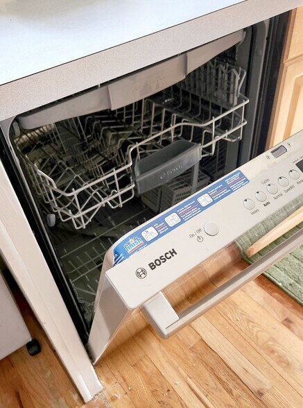 New BOSCH dishwasher. May 2024 - 131 Washington St