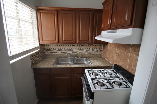 Building Photo - 8907 Old County Dr
