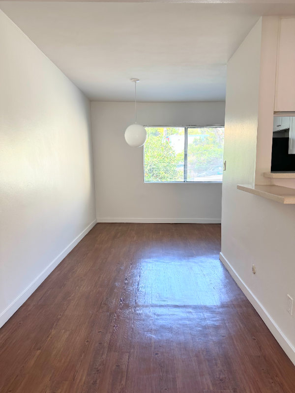 Building Photo - 963 Edgecliffe Dr