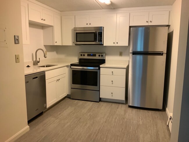Primary Photo - 121 North St