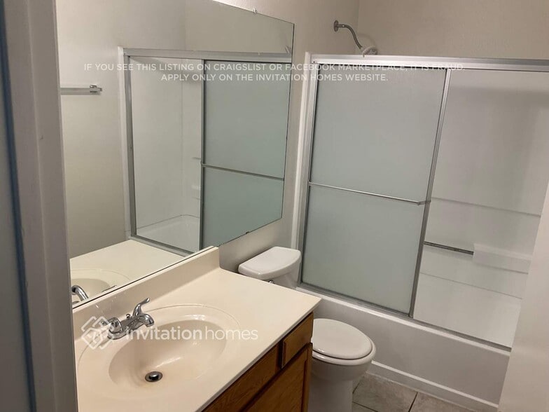 Building Photo - 4034 E Covina St