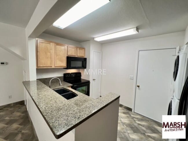 Building Photo - Great 2 bedroom, single story condo in Mesa with community pool!!