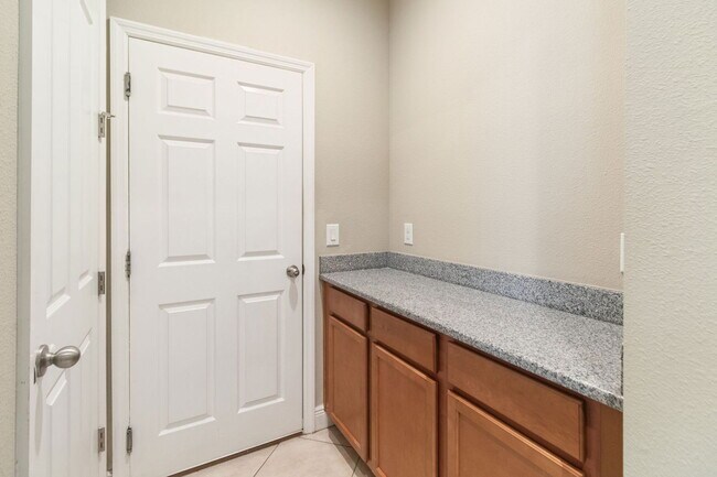 Building Photo - 32628 Harmony Oaks Dr