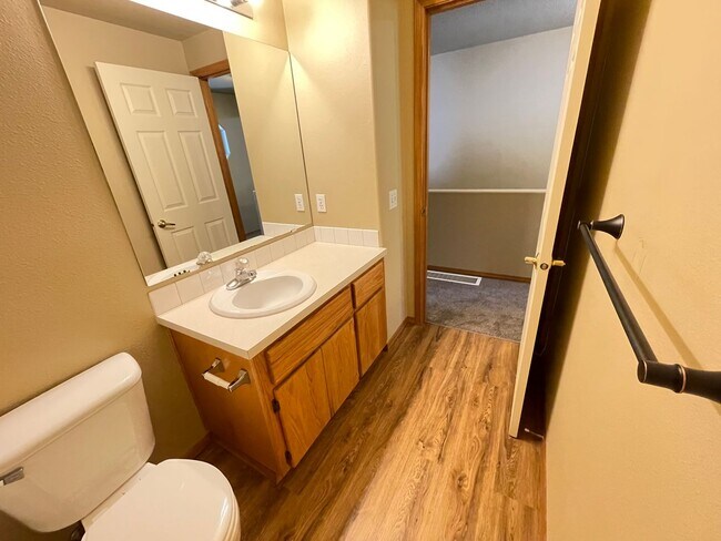 Building Photo - Spacious 4-Bedroom, 2.5-Bath Home with Deck, Fireplace & Updated Kitchen