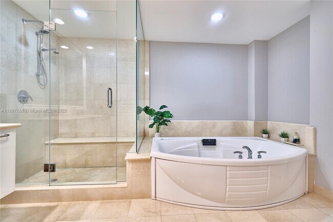 Building Photo - 3101 S Ocean Dr