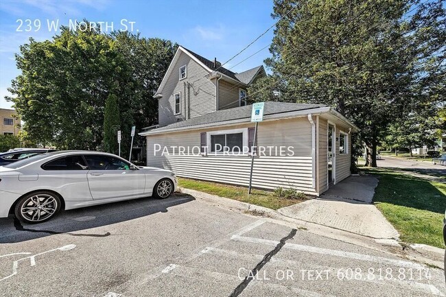 Building Photo - 239 W North St