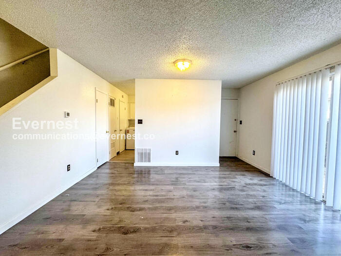 Building Photo - 8003 Wolff St