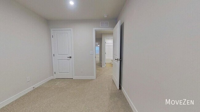 Building Photo - 208 Lograto Ln