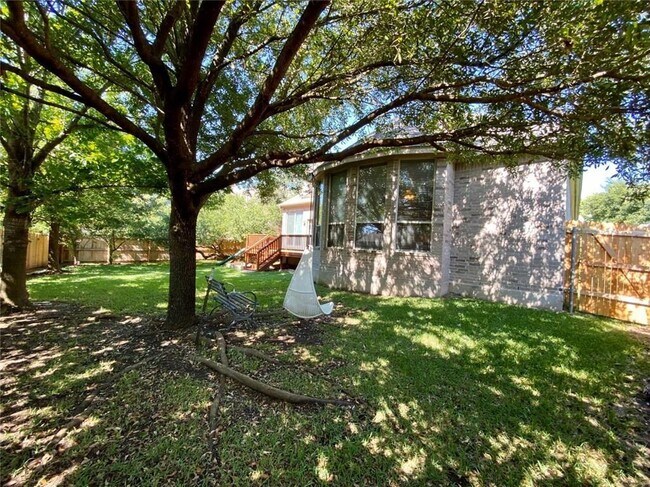 Building Photo - 2806 Cool River Loop