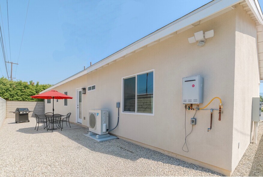 Virtual staging - 1219 N Azusa Ave
