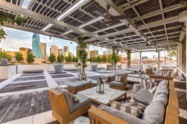 Building Photo - 2200 Victory Ave