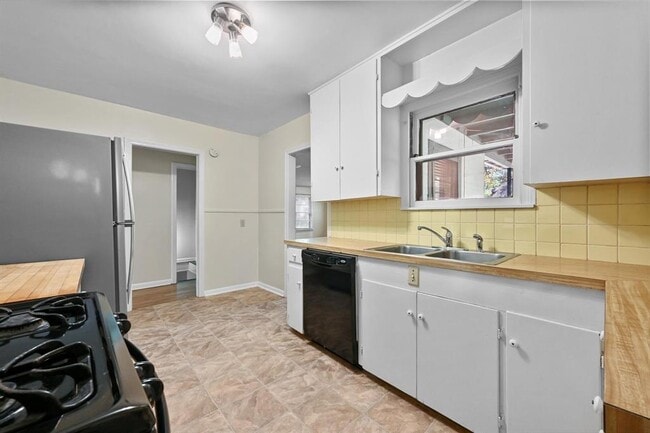 Building Photo - 1507 Travis Heights Blvd