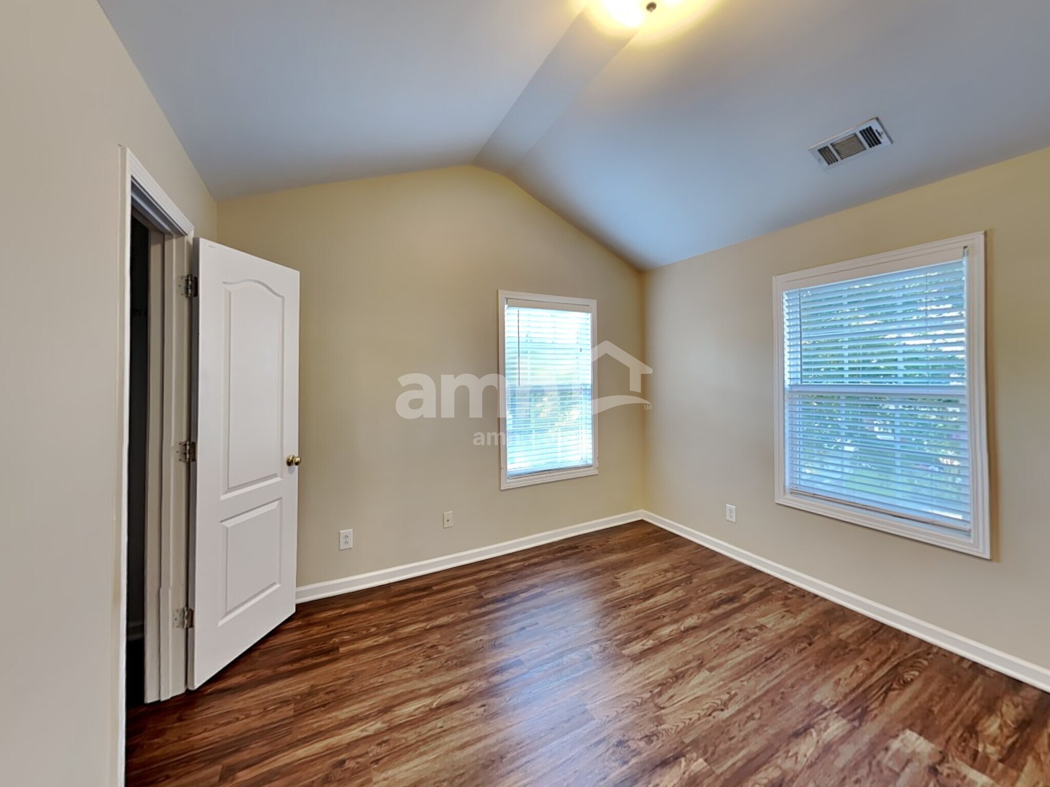 Building Photo - 2341 Suwanee Pointe Dr