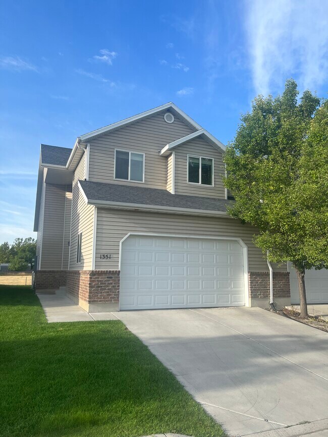 Primary Photo - 1351 Westbridge Cir