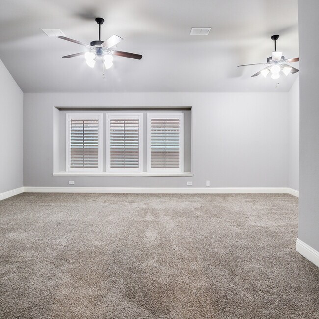 Building Photo - 9105 Conroe Dr