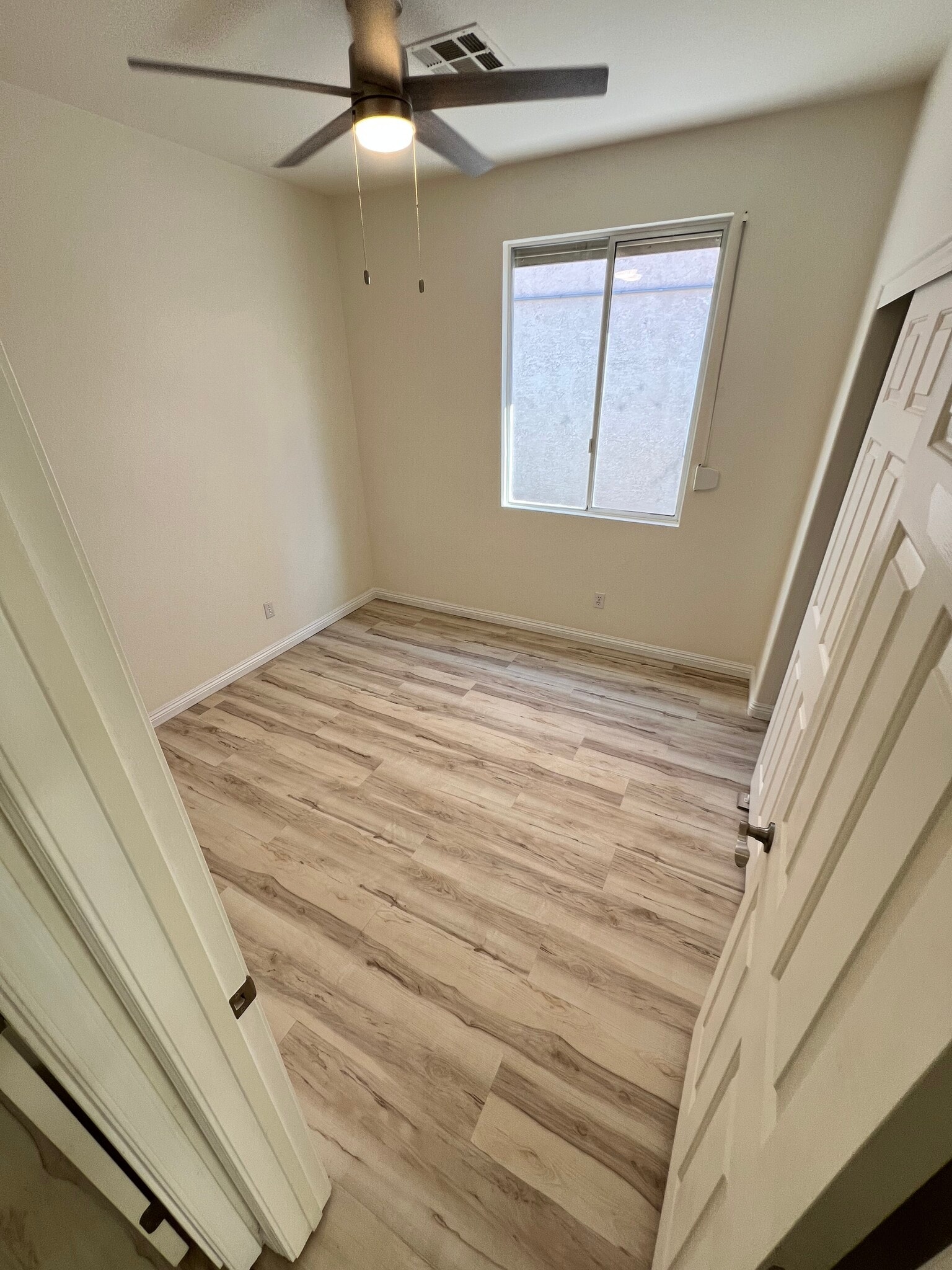 Building Photo - 2493 W Richmar Ave