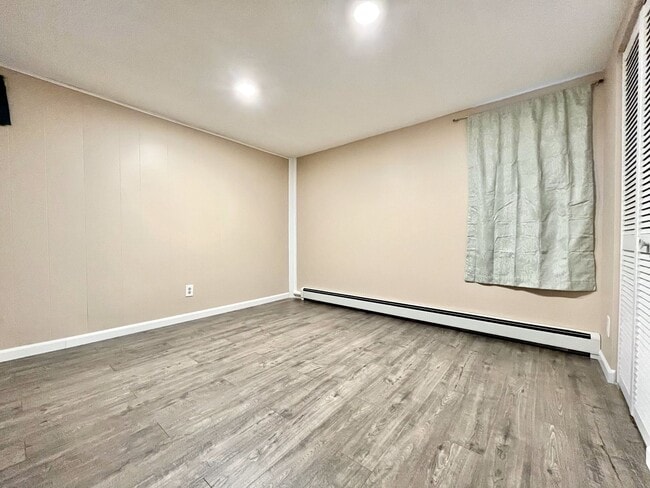 Building Photo - Four Bedroom Home in Grandville