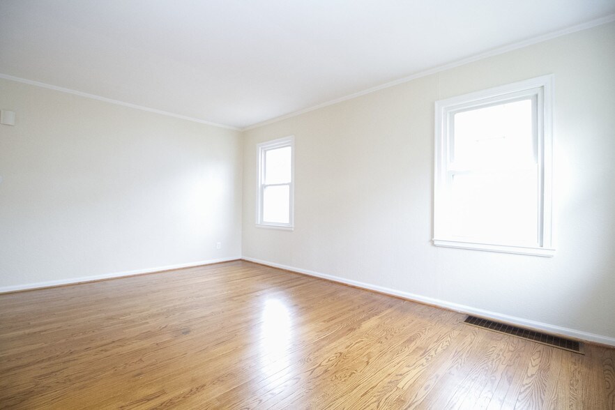 Building Photo - 1137 Cribb St