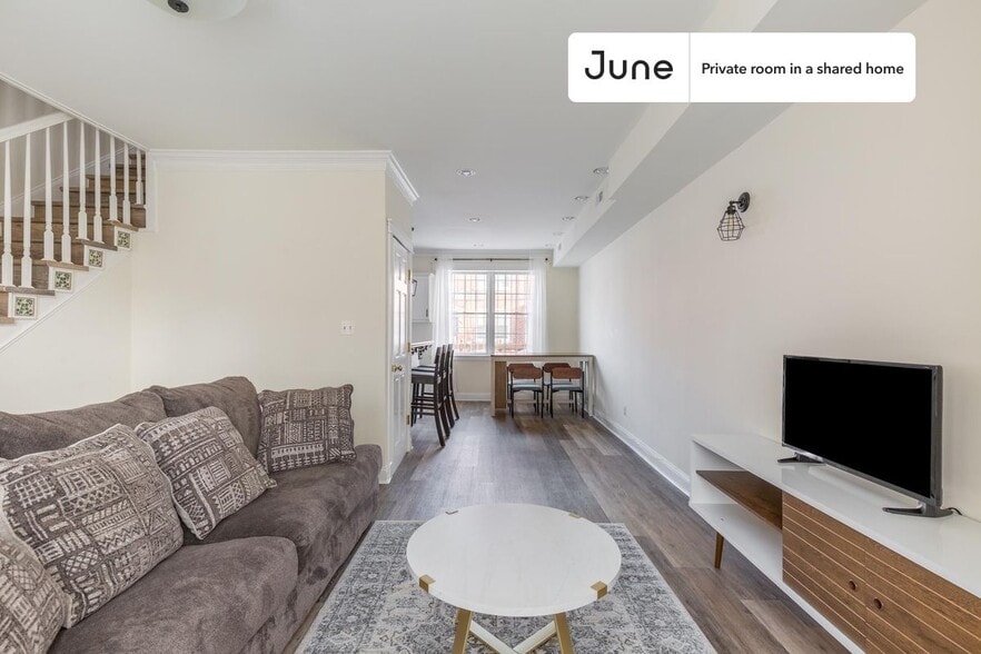 Building Photo - Room in Shared 2 bed/2 bath home