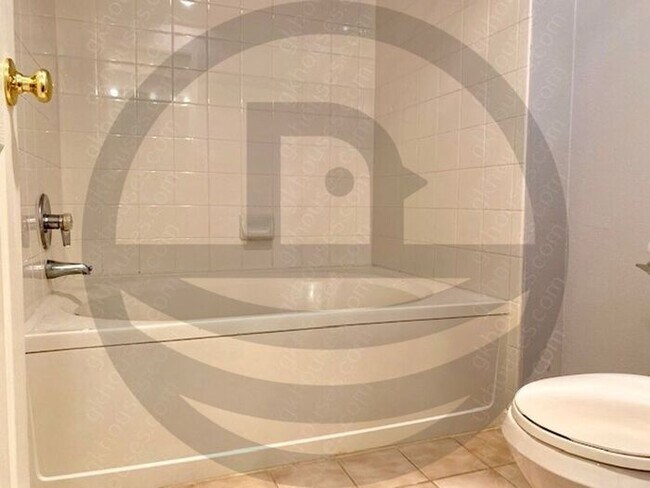 Building Photo - 530 Mohawk Dr