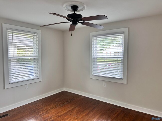 Building Photo - 1508 Mckinley Ave NE