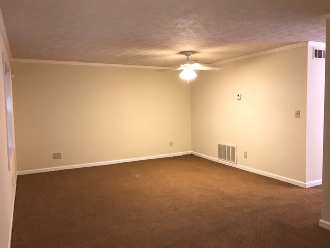 Building Photo - 330 Winding River Dr