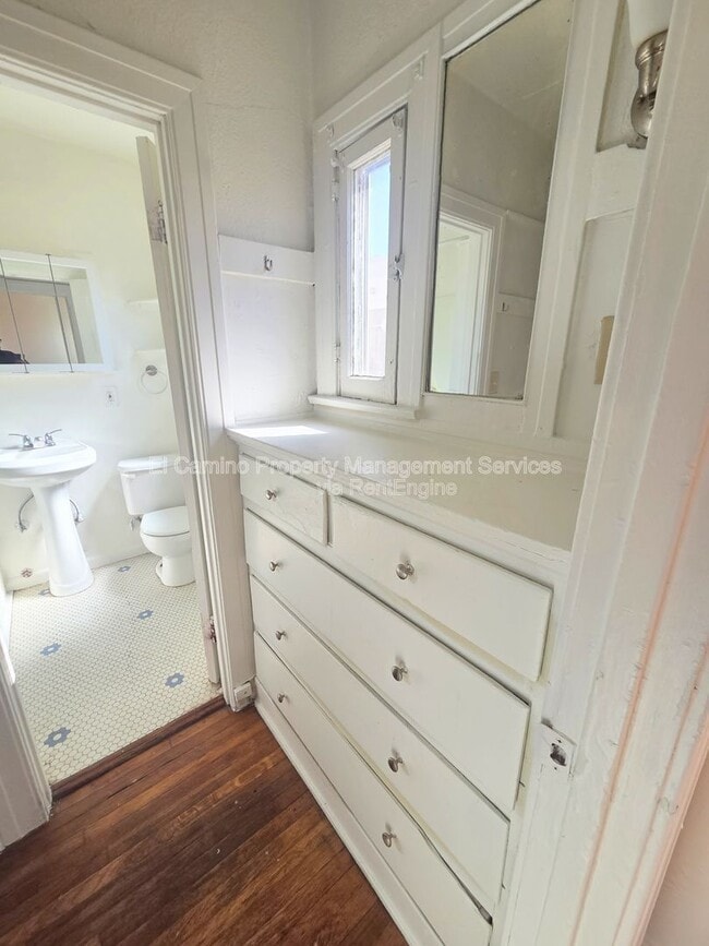 Building Photo - 2276 W 28th St