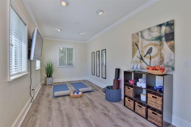 Building Photo - 1957 James Pl