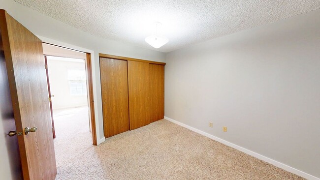 Building Photo - 5127 Singleton Dr