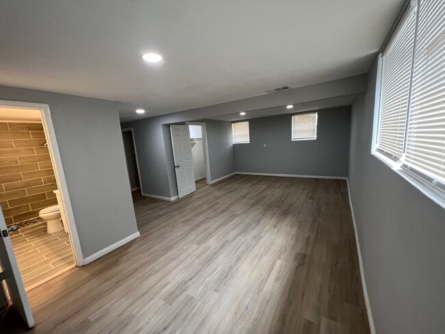 Building Photo - 1010 Monticlair