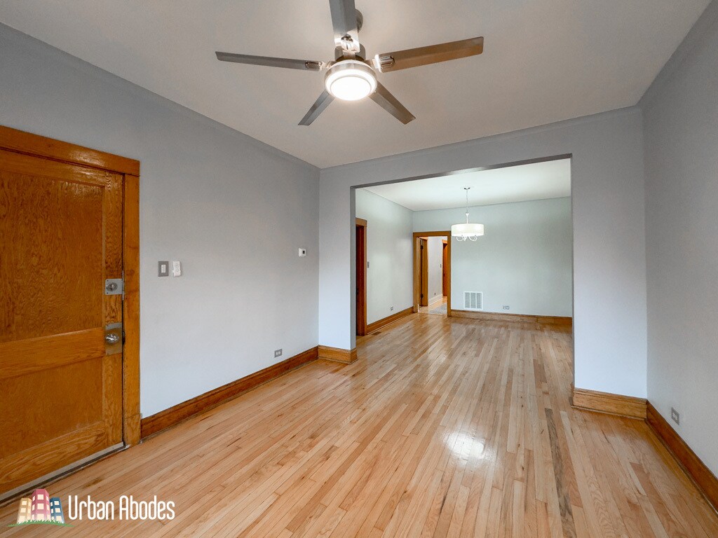 Building Photo - 4322 W Kamerling Ave