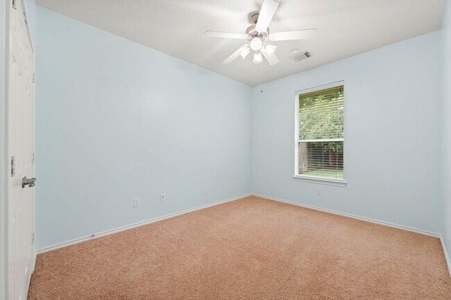 Building Photo - 23319 W Pine Ivy Ln