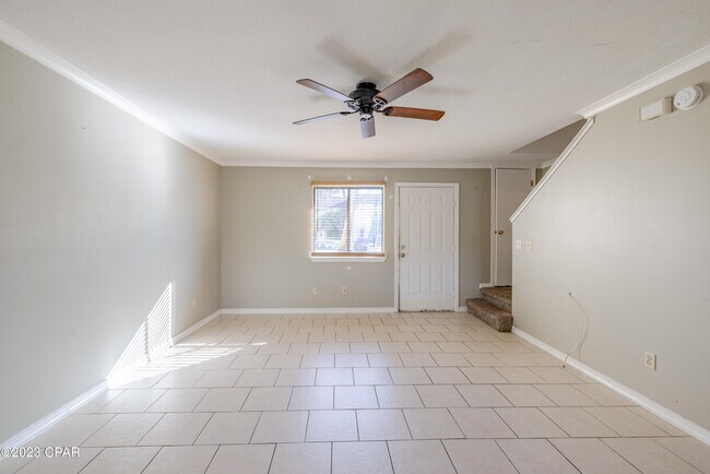 Building Photo - 191 White Sandy Dr