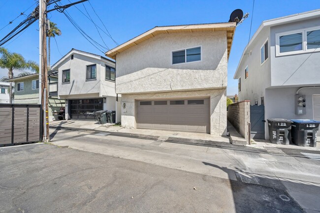 Building Photo - 131 Opal Ave