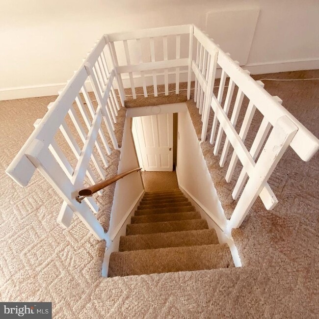 Building Photo - 328 S Broadway