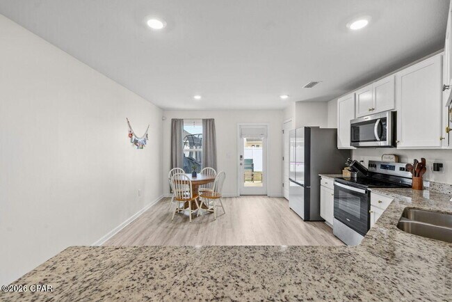 Building Photo - 6587 Kettles St