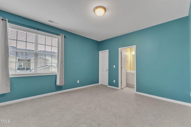 Building Photo - Beautiful 2-Story Townhome in Renaissance Park – Minutes from Downtown Raleigh!