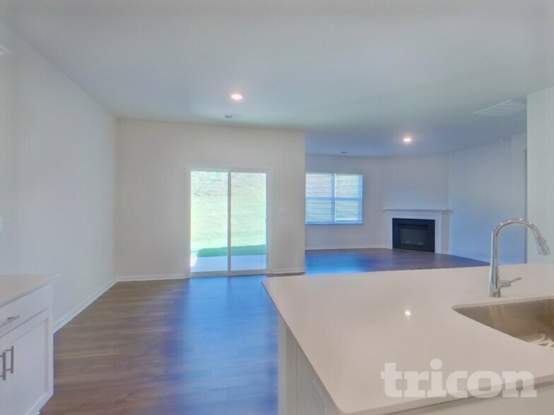 Building Photo - 1413 Chamomile Ct