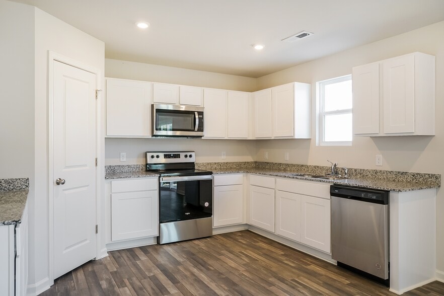 Building Photo - 2505 Kenton Ct SE