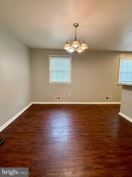 Building Photo - 6526 Beechwood Dr