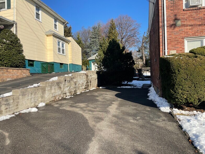 Building Photo - 268 Fort Lee Rd