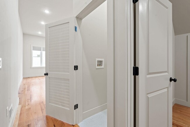 Building Photo - 150 West Side Ave