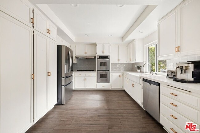 Building Photo - 1329 Avenida de Cortez