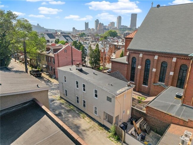 Building Photo - 125 S 14th St