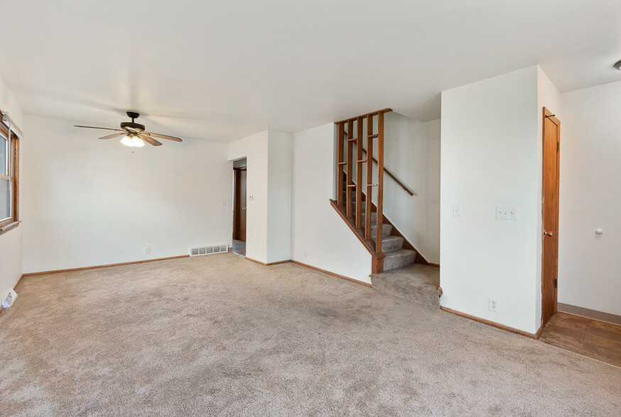 Living Room - 9554 W Beckett Ave