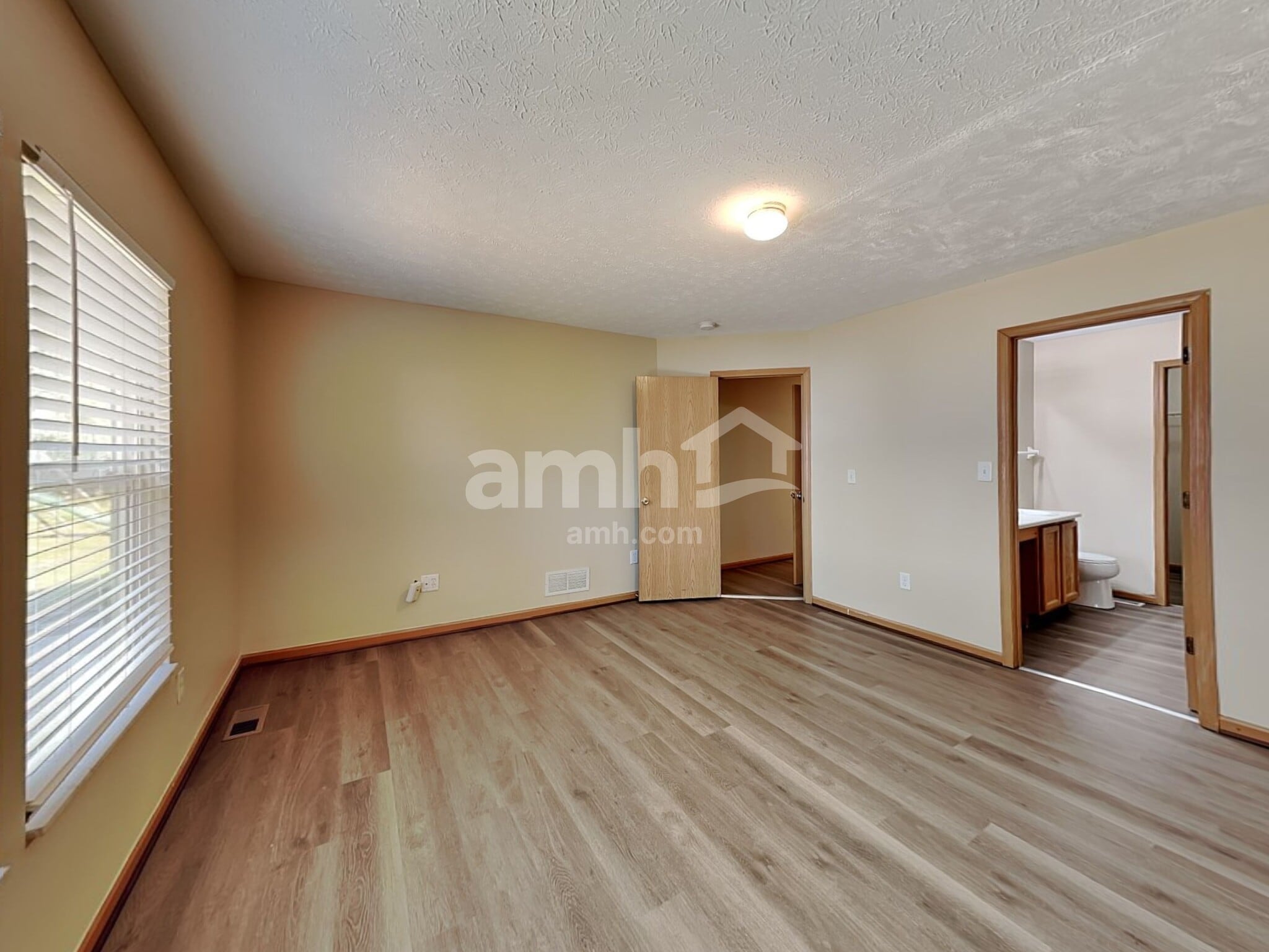 Building Photo - 3939 Eastrise Dr