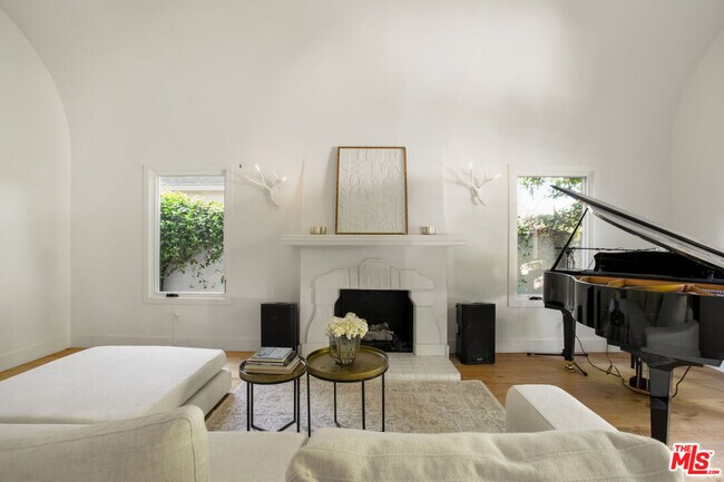 Building Photo - 0 N Edinburgh Ave